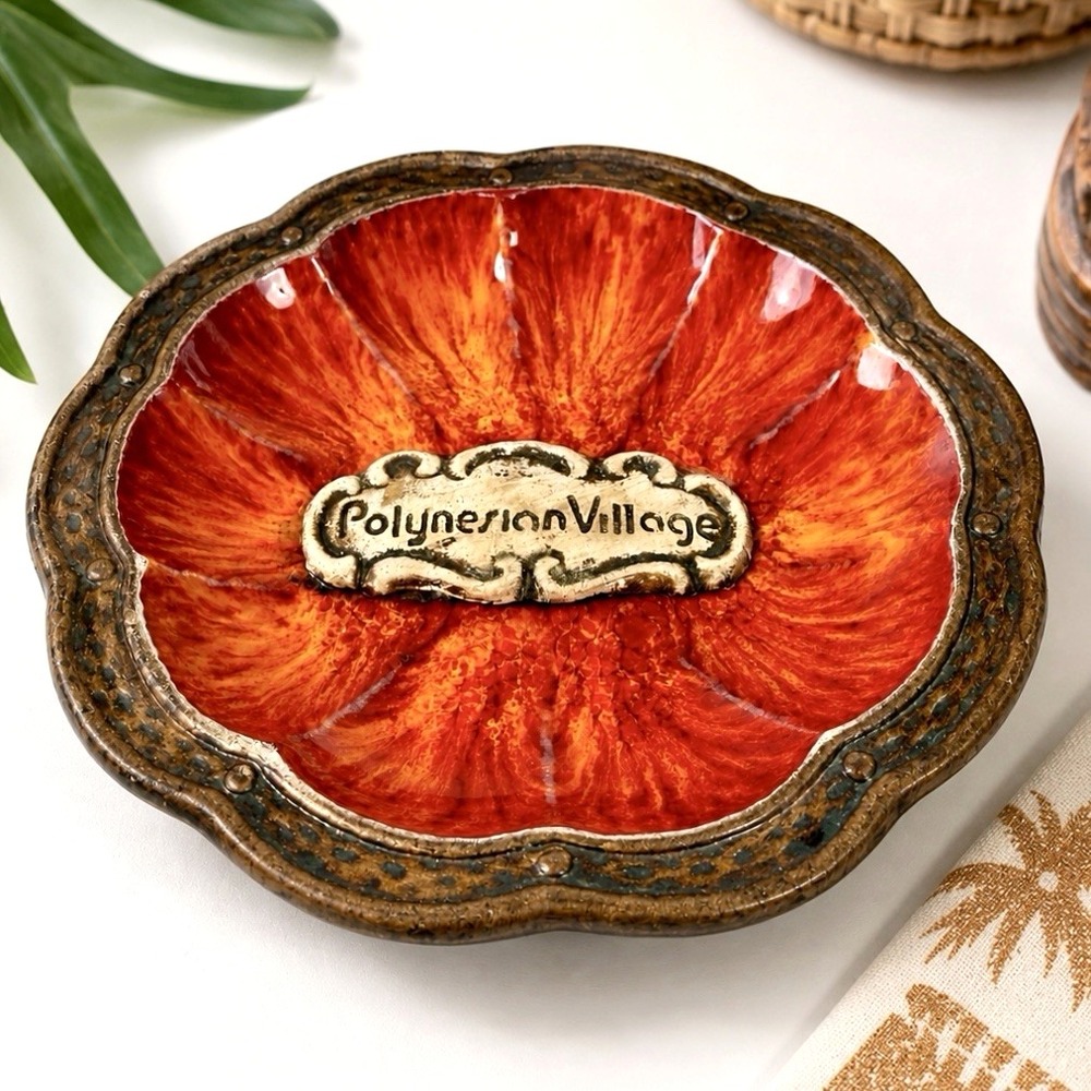 Vintage 1970s Disney Polynesian Village Treasure Craft Ashtray WDW USA Pottery